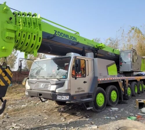 Only painting was done. Cost 50 units for a 150-ton boom, completed in 2013. Main boom 59 meters. Counterweight 45 tons. Includes 3 hooks and 2 auxiliary boom sections