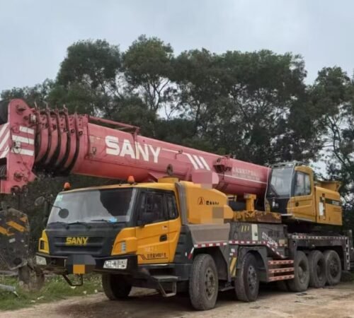 Manufactured in July 2015, Sany 100-ton, National IV emission standard, 60-meter boom, 32-ton counterweight, one large hook, one small hook, two-section auxiliary boom, Cummins engine, no auxiliary winch