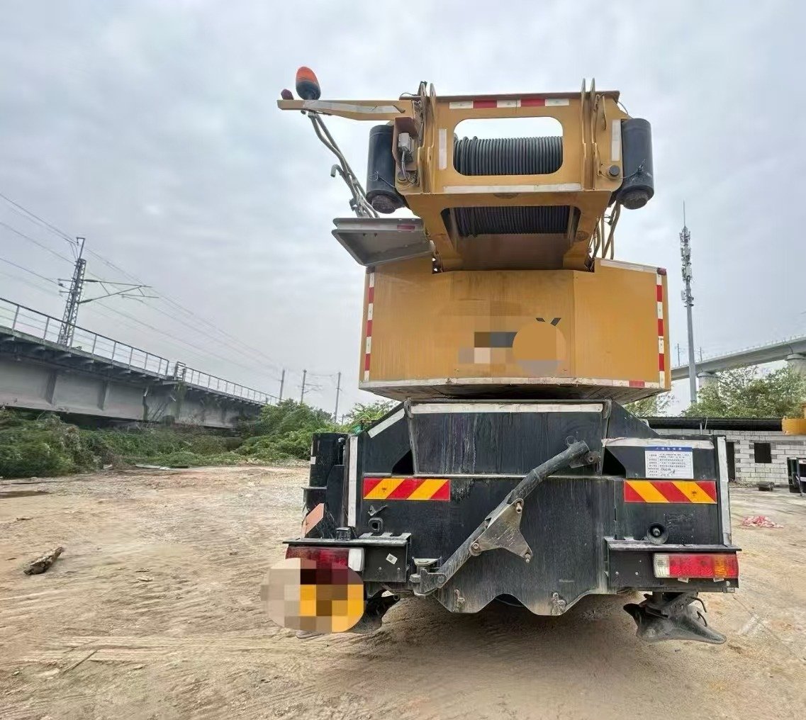 The Sany 130-ton all-terrain SAC1300T2, manufactured in December 2020, features a 7-section boom, a 75-meter main boom, a 54.5-ton counterweight, and a Weichai single-engine configuration - Image 2